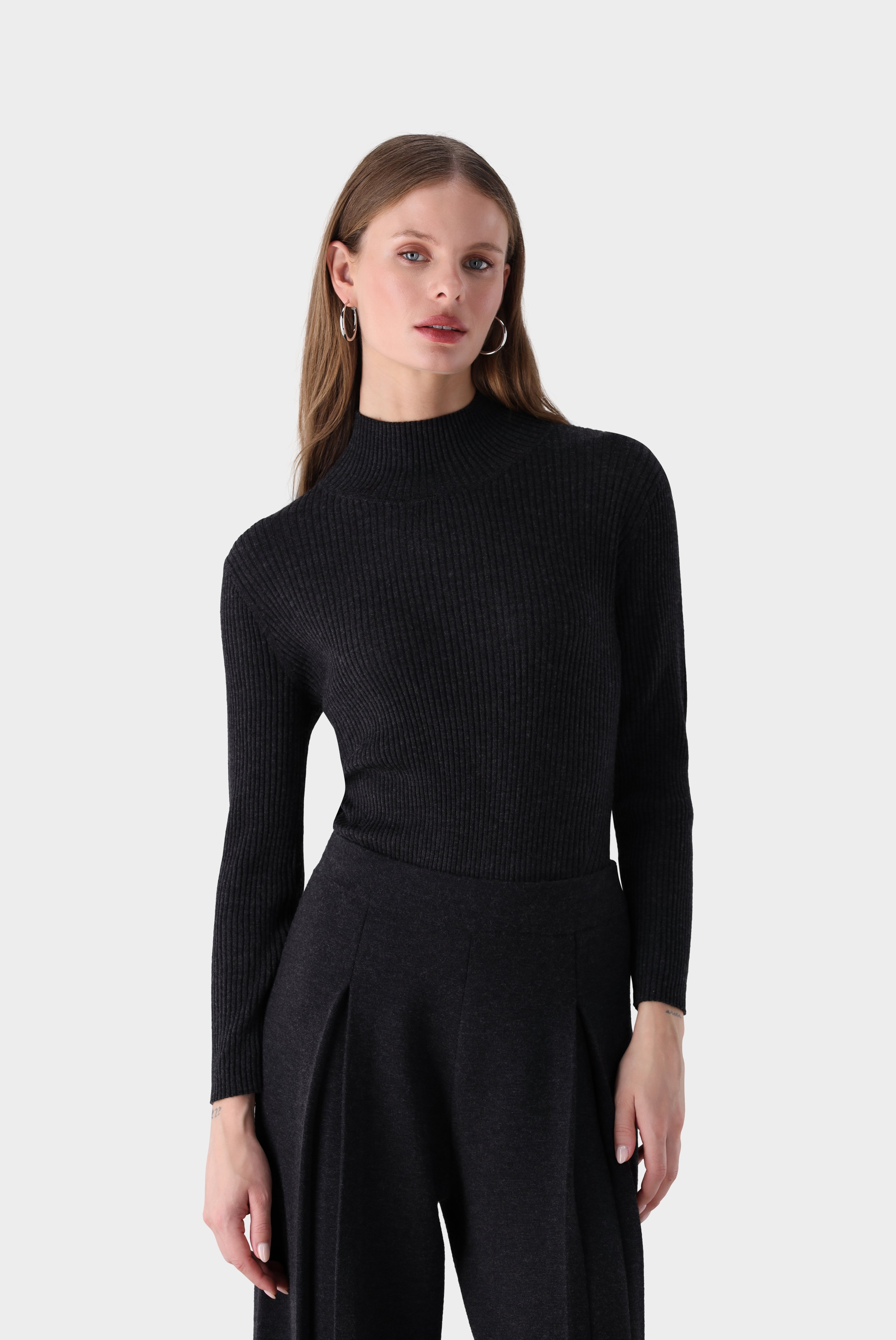 Gerippter Stehkragen-Pullover aus ultrafeiner Merinowolle