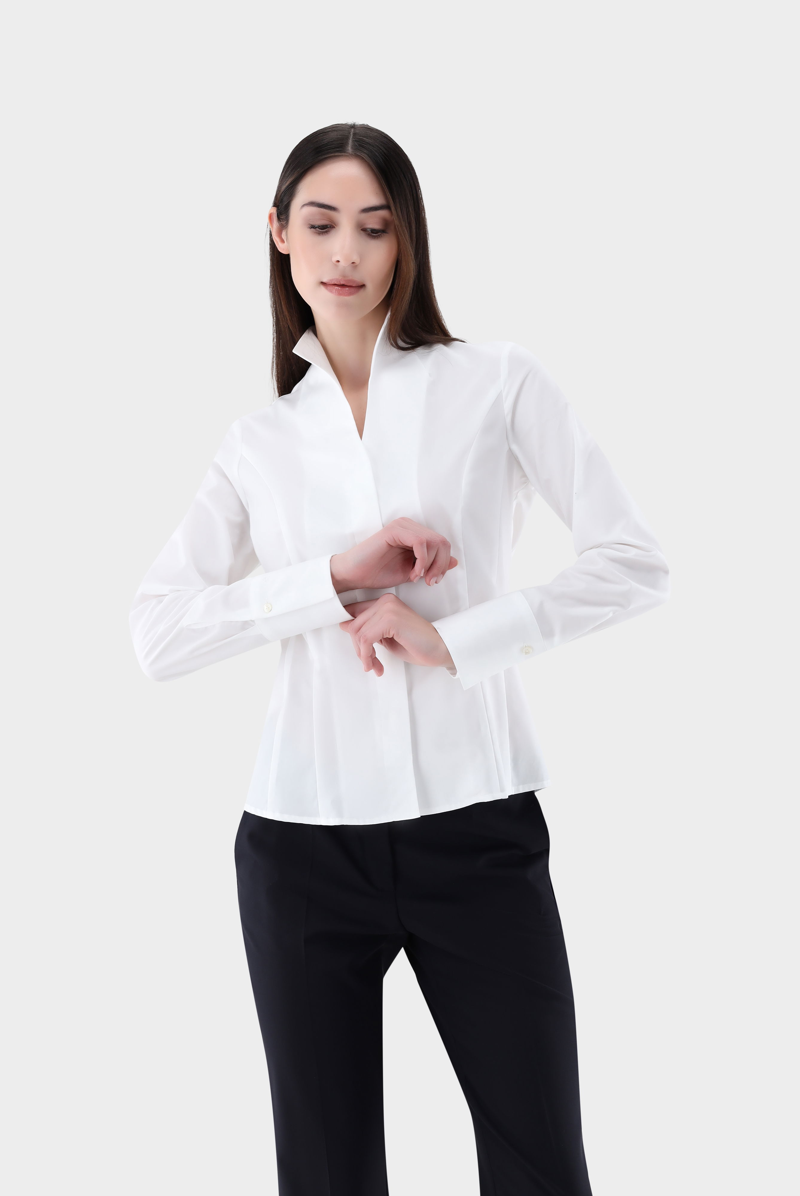 Kelchkragenbluse aus Popeline