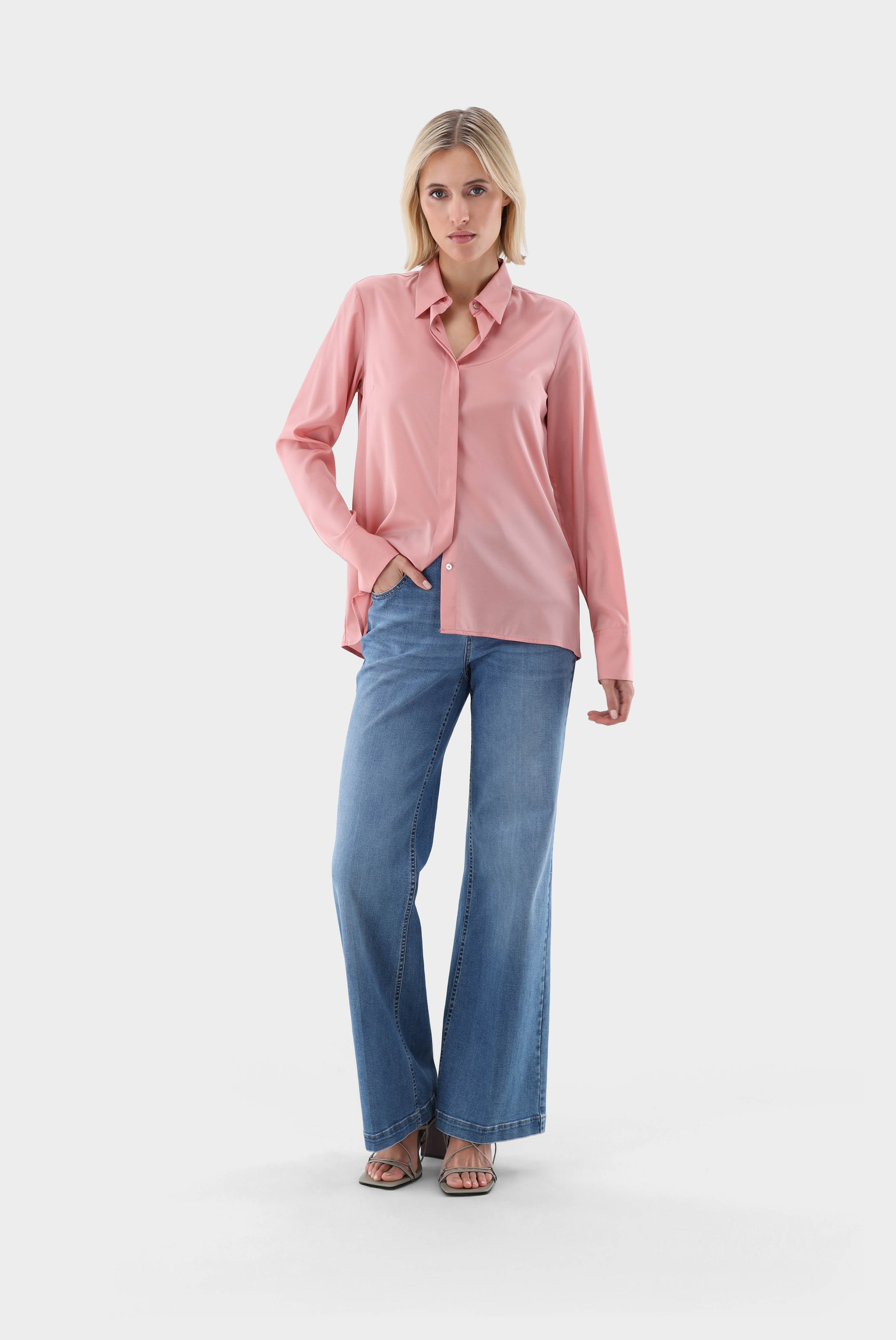 Casual Blouses+Fitted shirt with silk and stretch+05.527R.07.155553.420.32