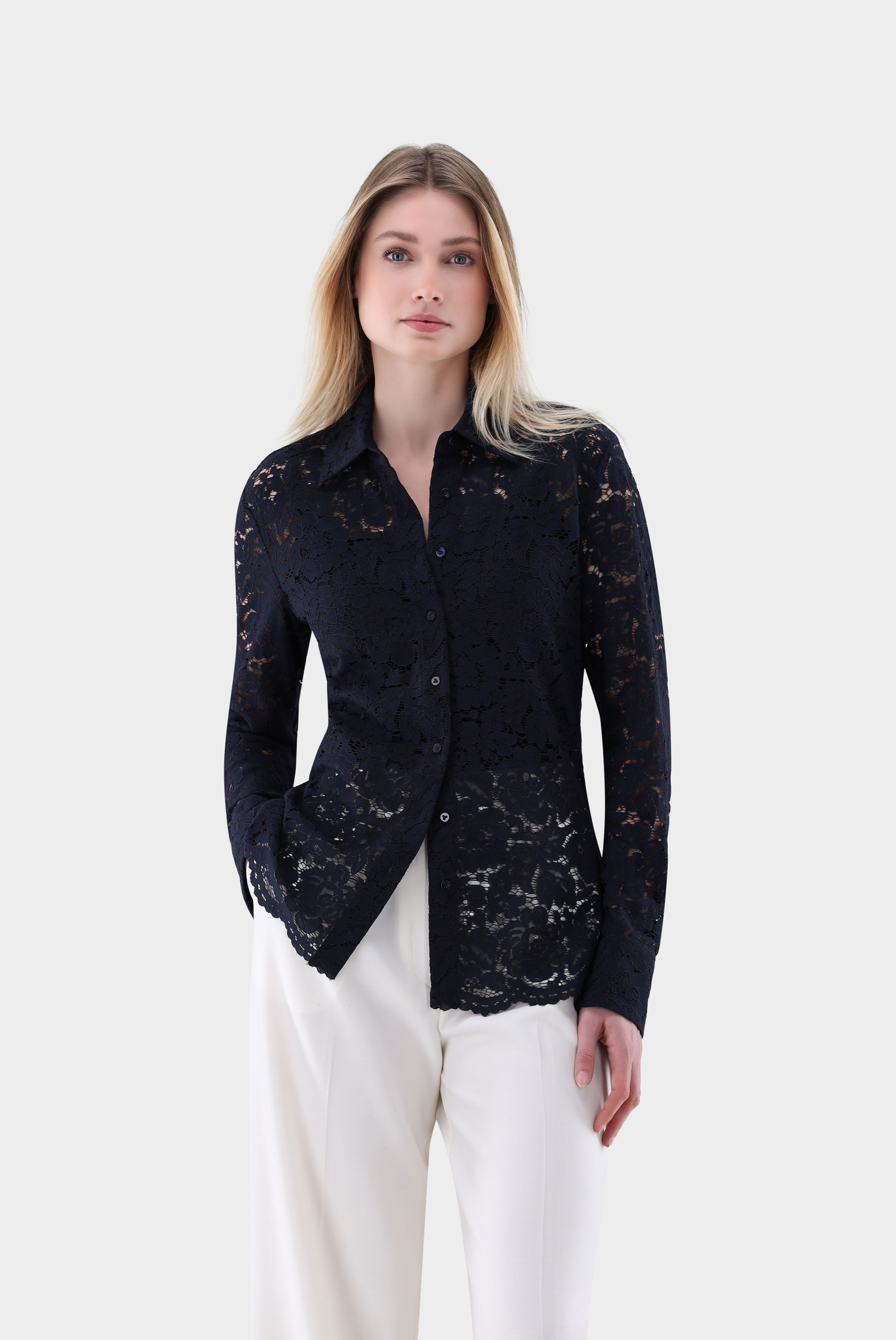 Hemdbluse mit Spitze