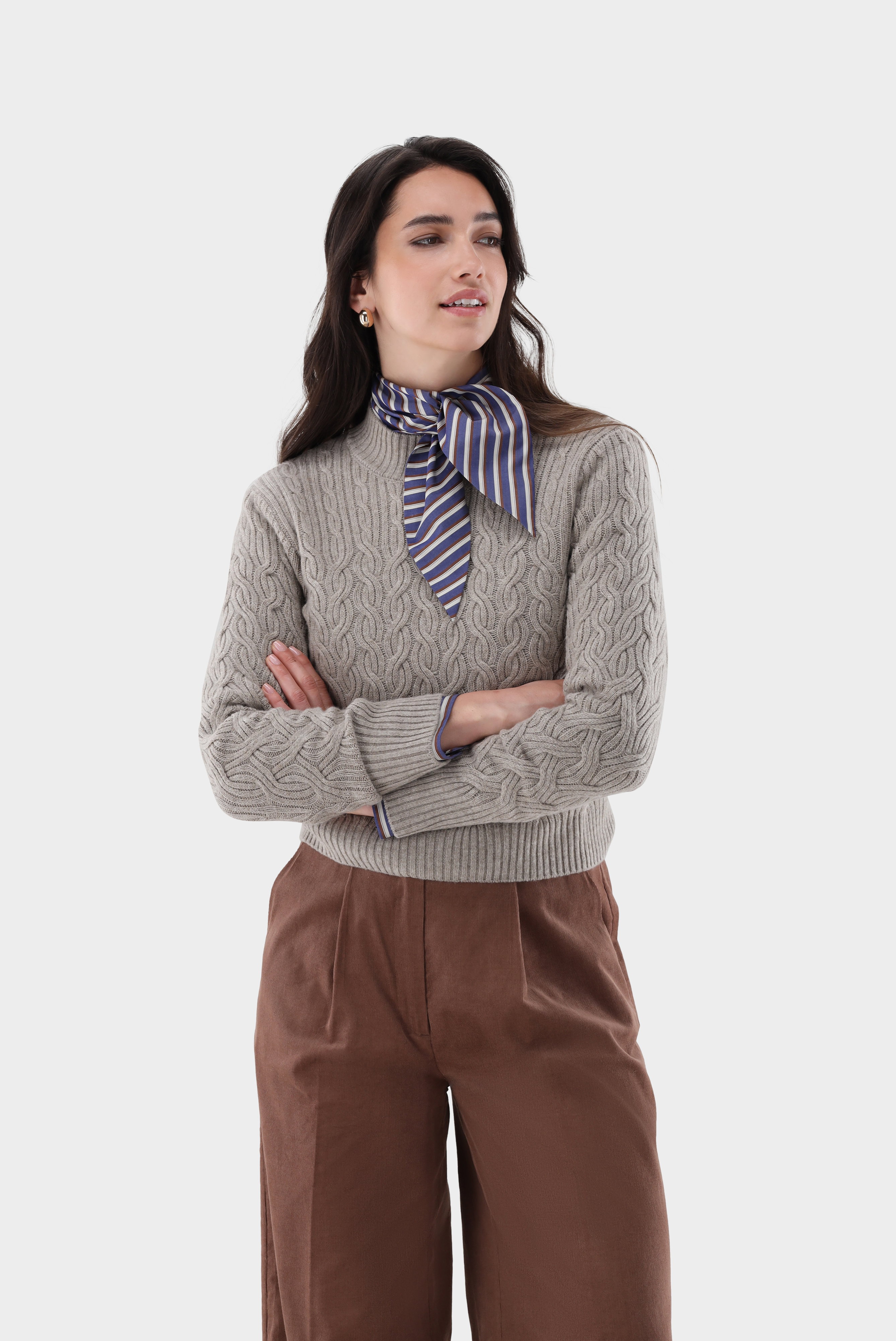 Mock-neck in cable knit with cashmere