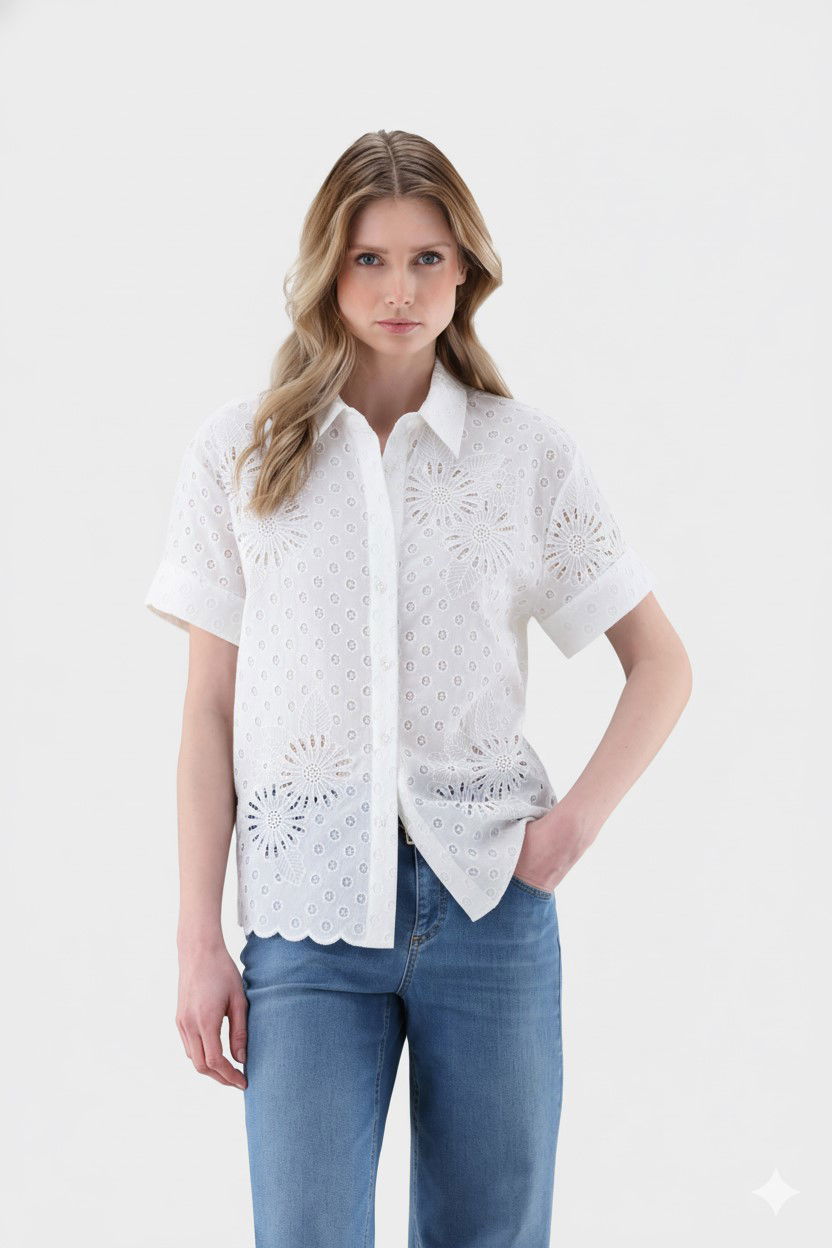 Hemdbluse mit Kurzarm aus Lochstickerei