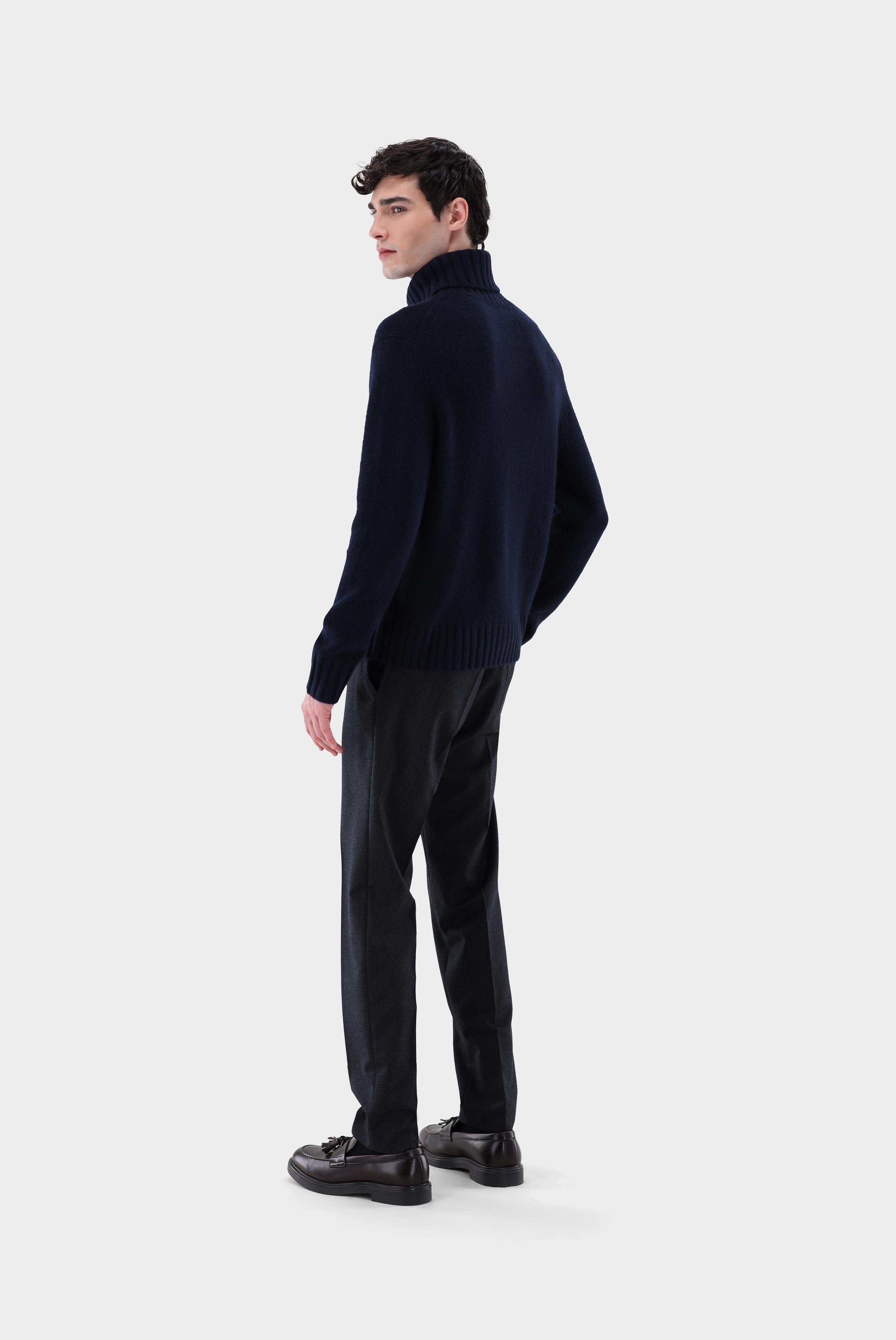 Sweaters & Cardigans+Turtleneck Cashmere Sweater+82.8640..S00235.790.S