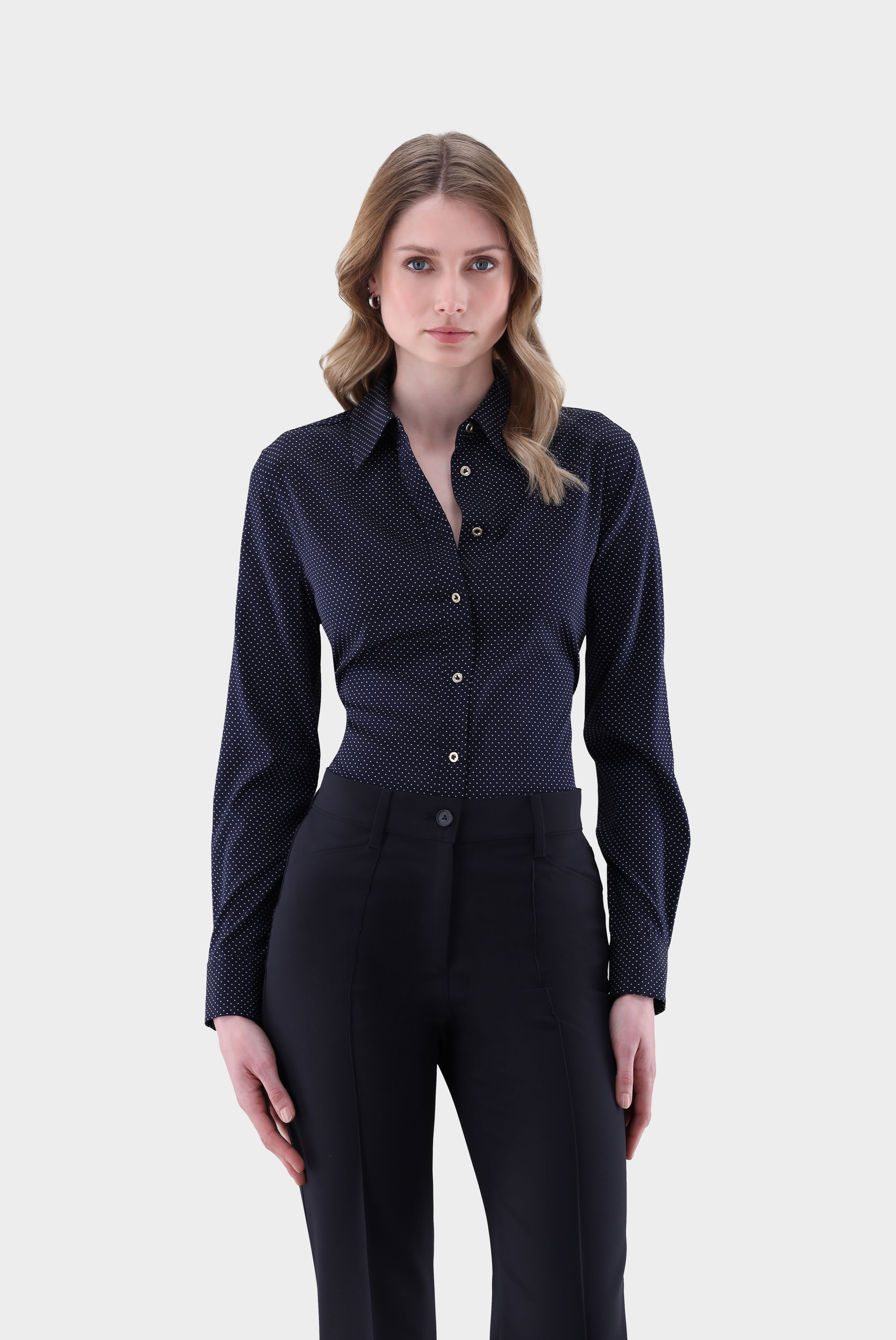 Hemdbluse aus Seide mit Punktedruck