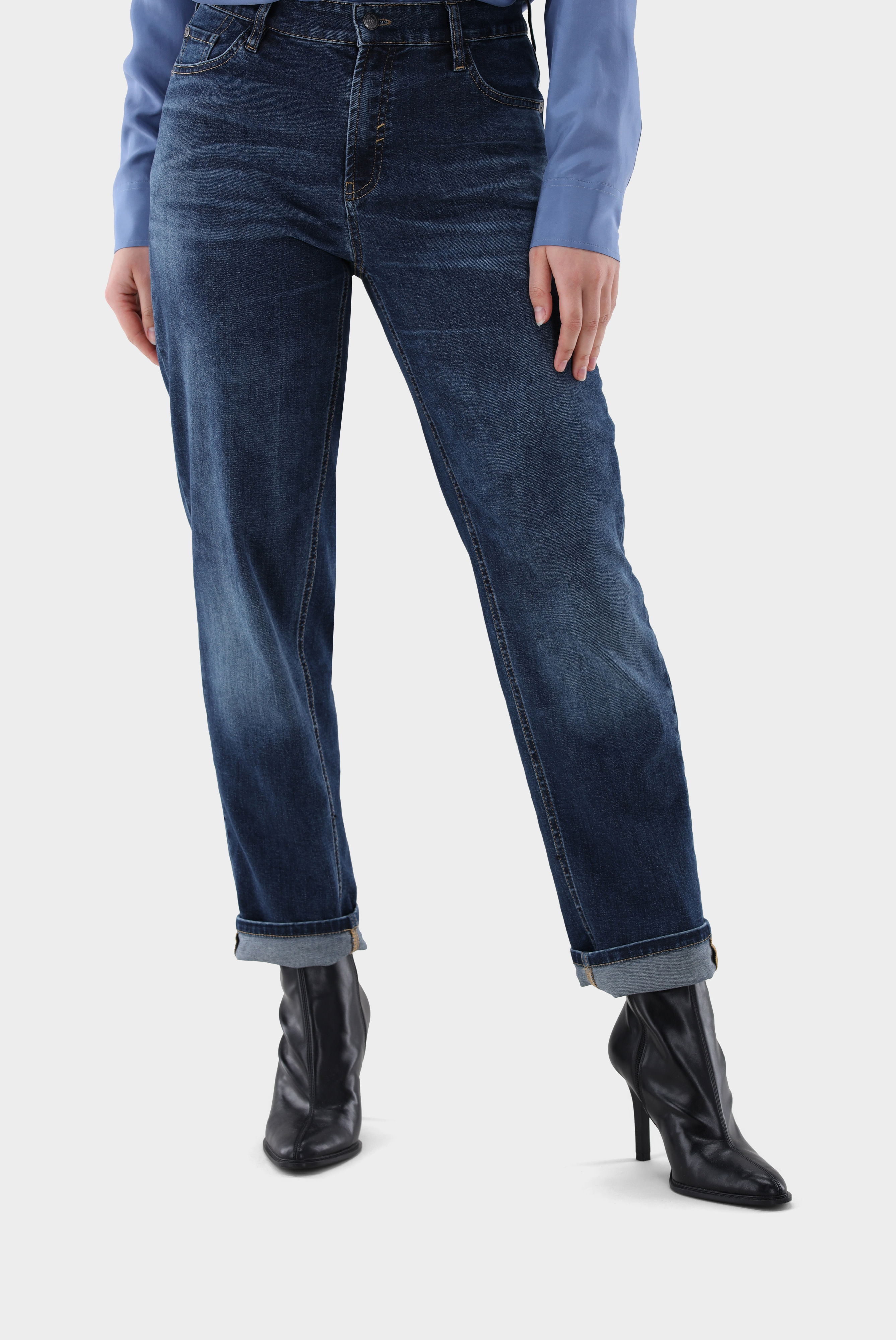 Jeans mit leicht zulaufendem Bein