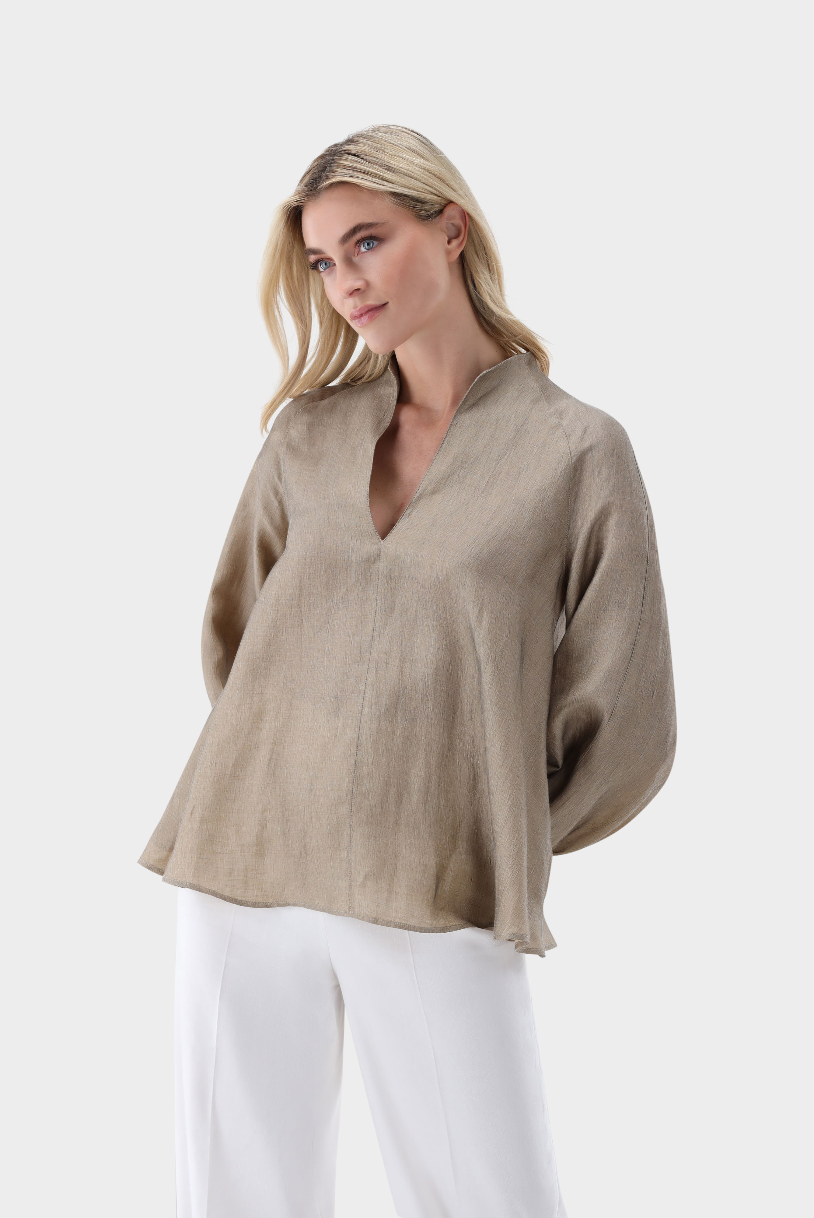 Kelchkragenbluse mit A-Linie