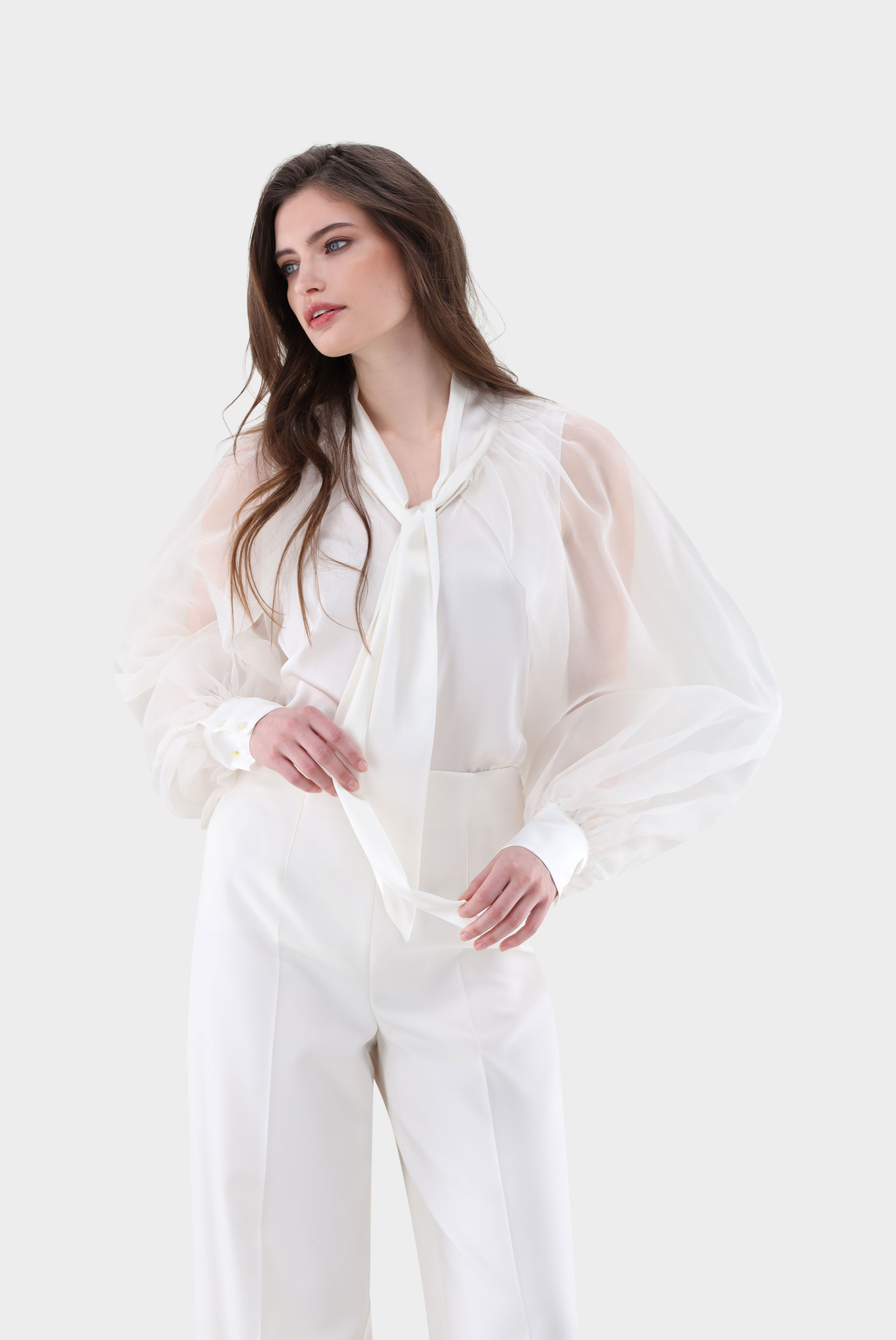 Bluse aus Seide mit weiten organza Ärmeln