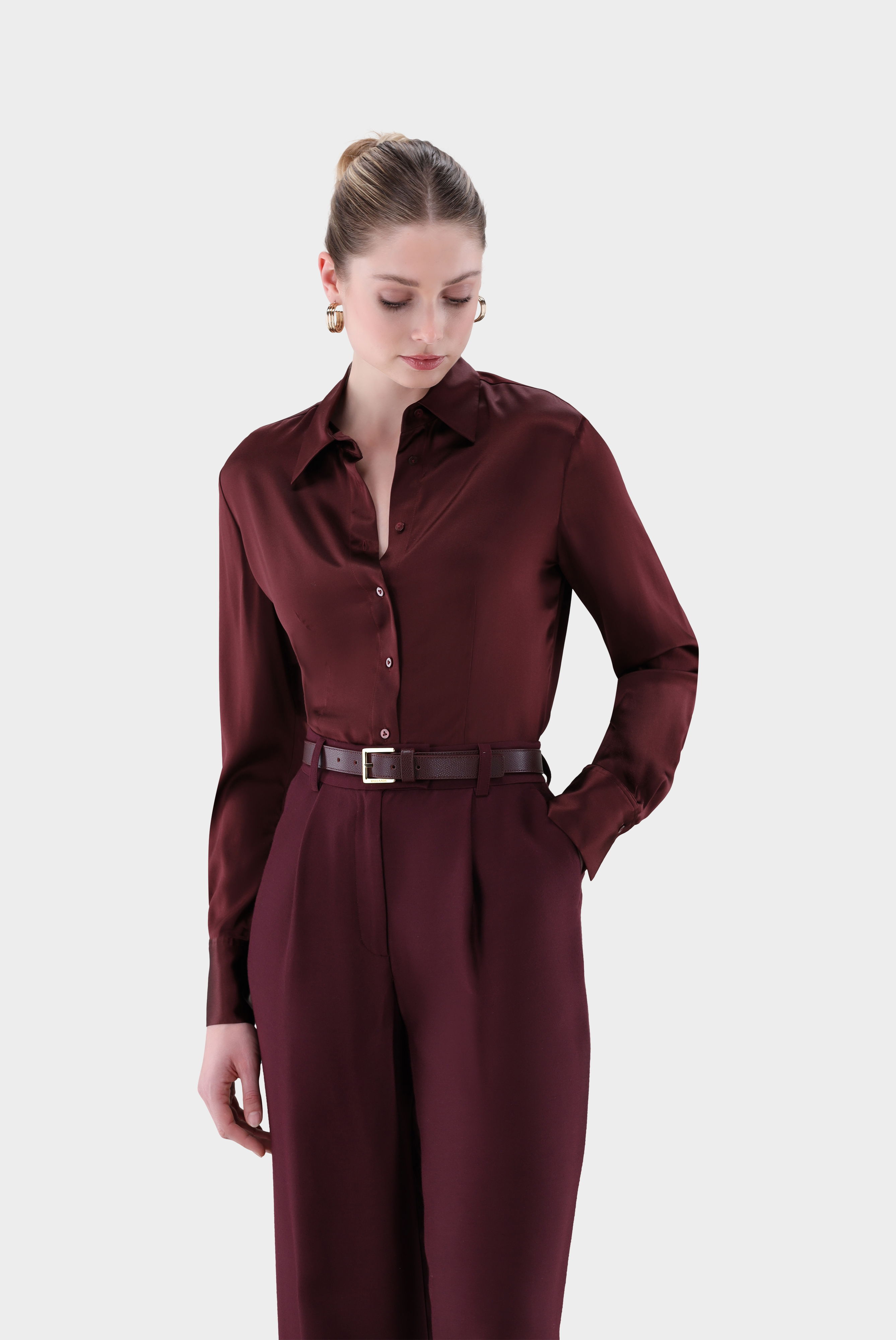 Hemdbluse tailliert aus Seidensatin-Stretch