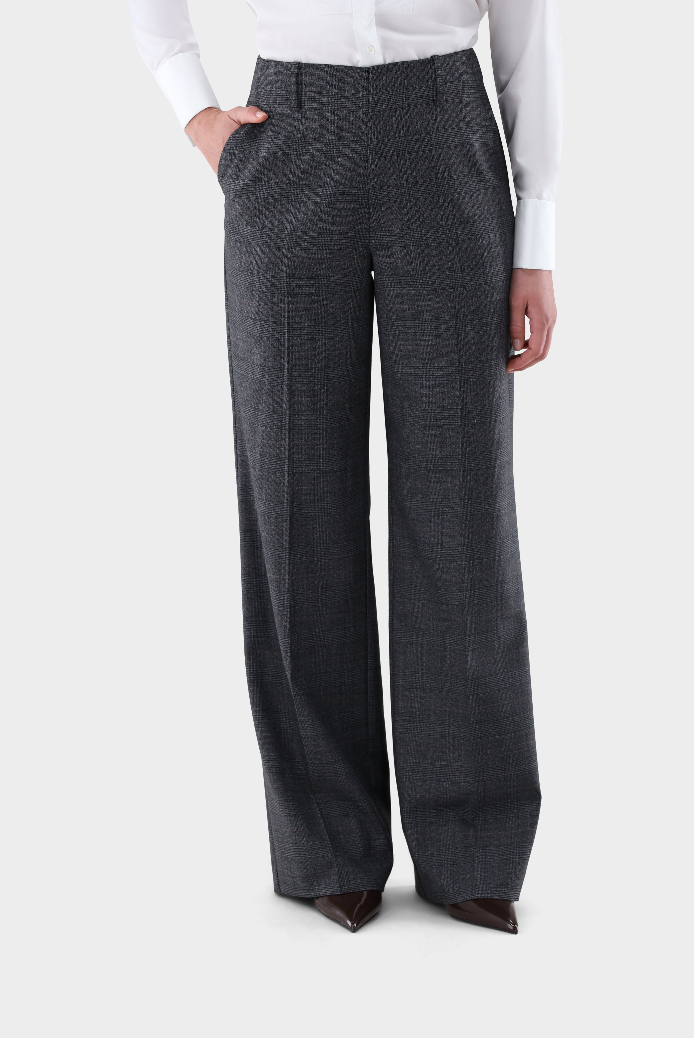 Karierte Hose mit weitem Bein