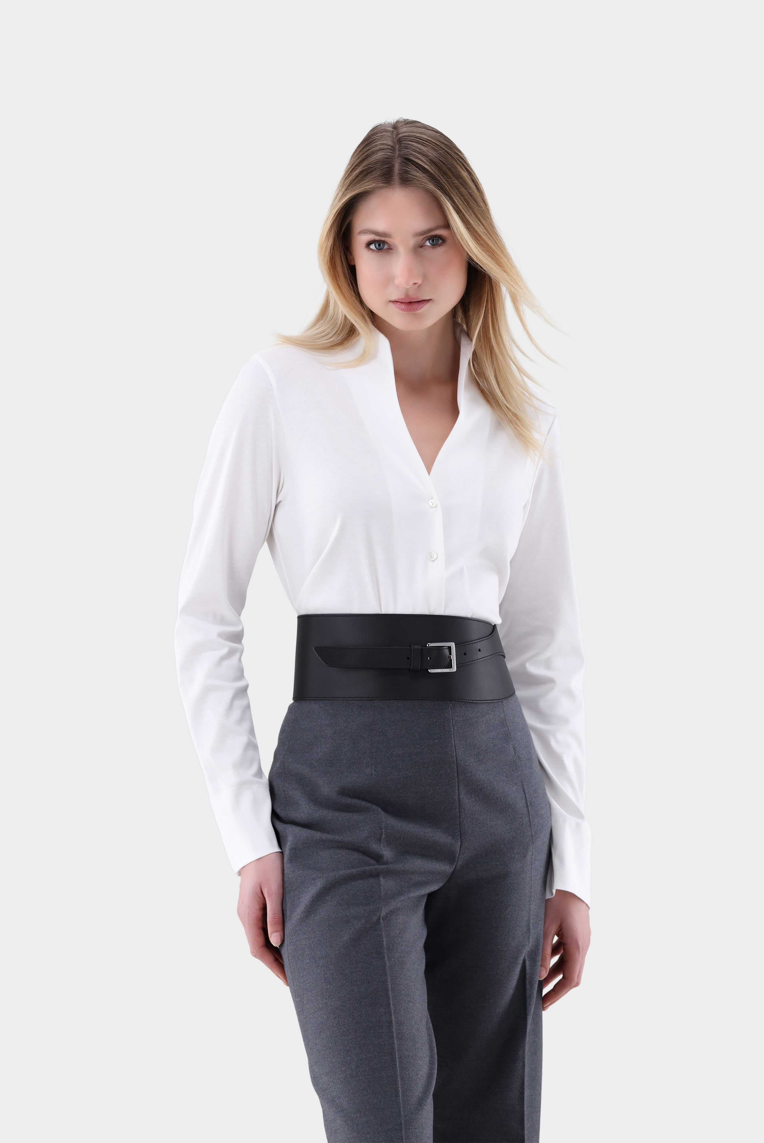 Kelchkragenbluse aus Schweizer Baumwolljersey