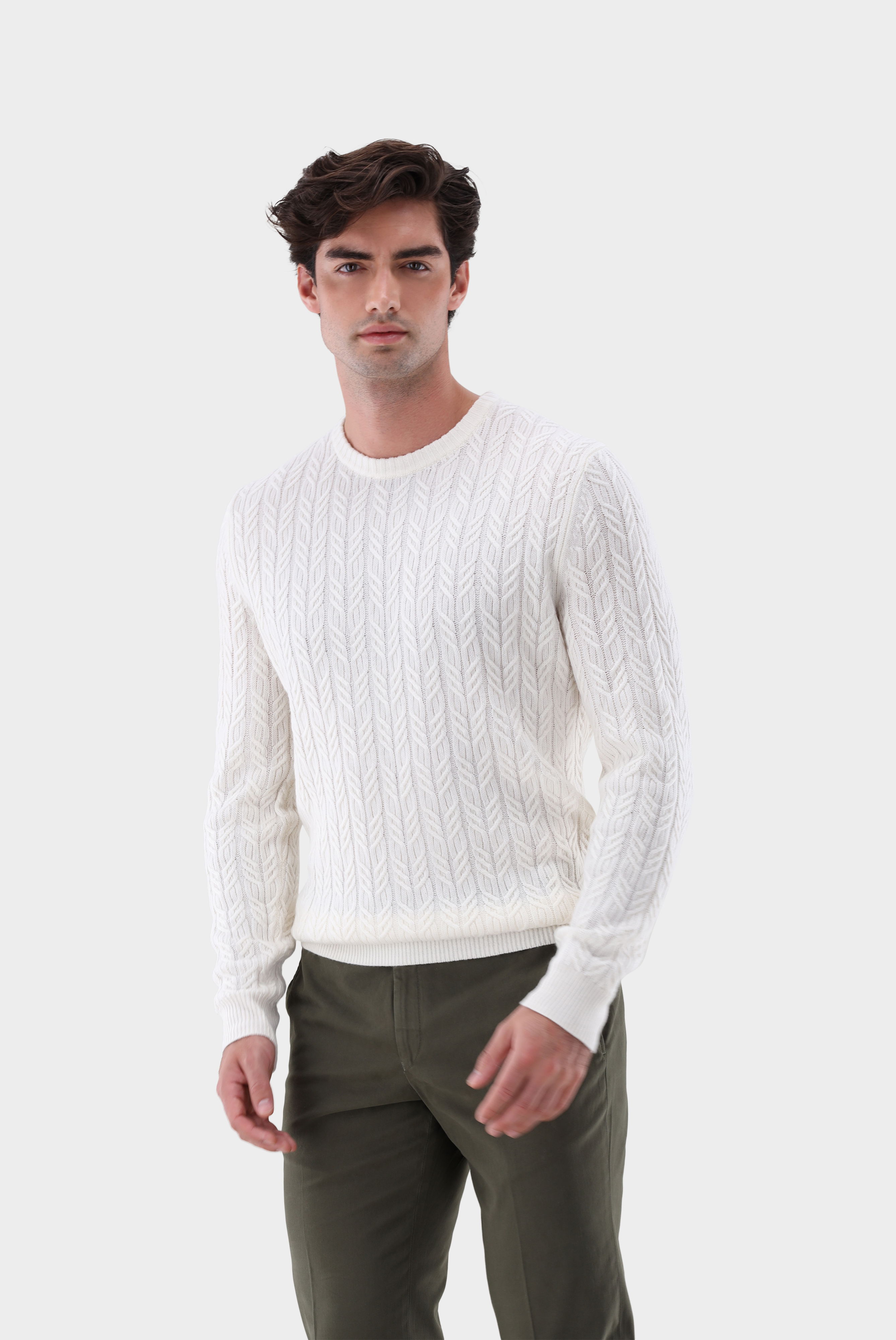 Rundhalspullover mit Zopfstrick und Kaschmir