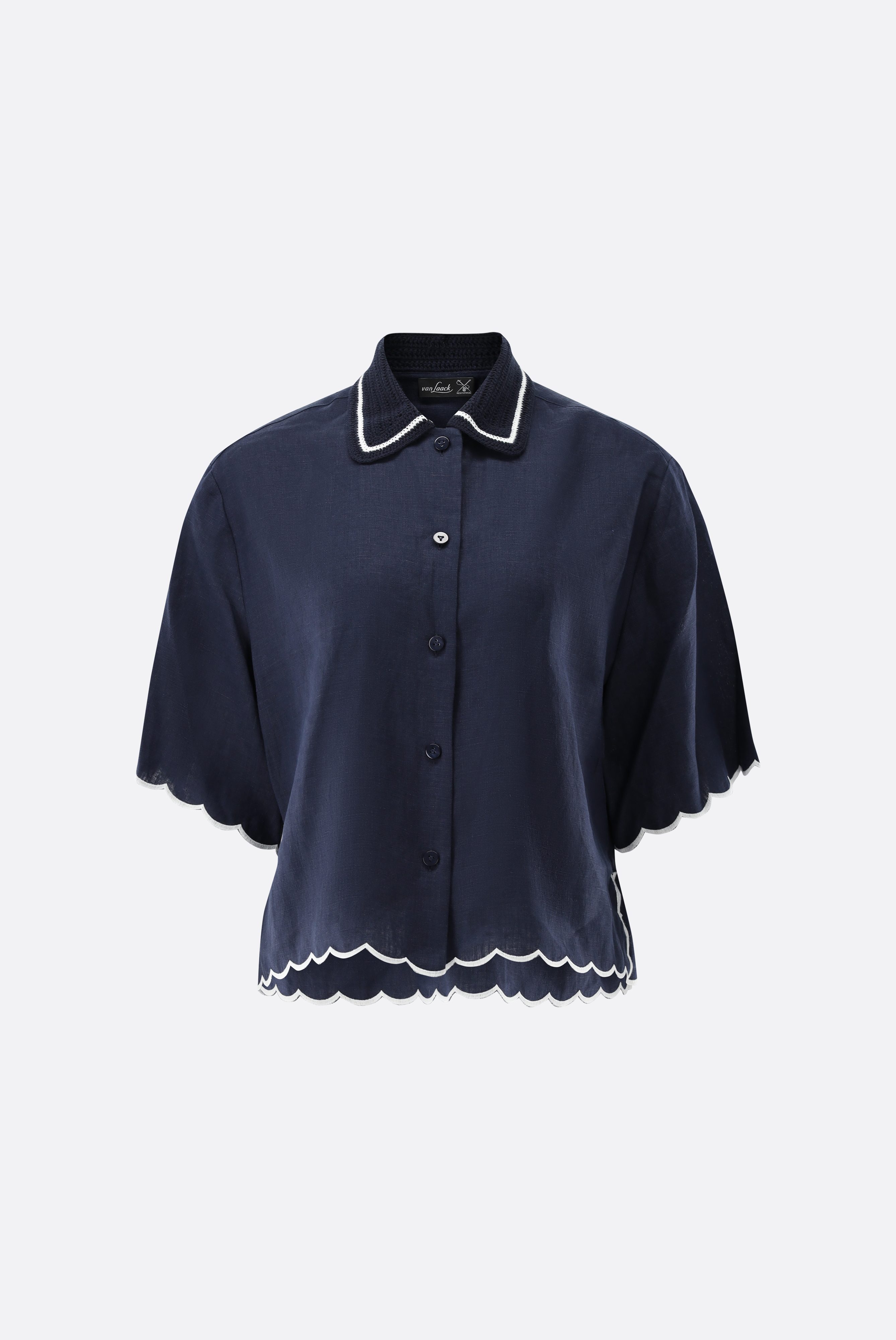 Kurzarm Hemdbluse aus Leinen mit Häkelkragen
