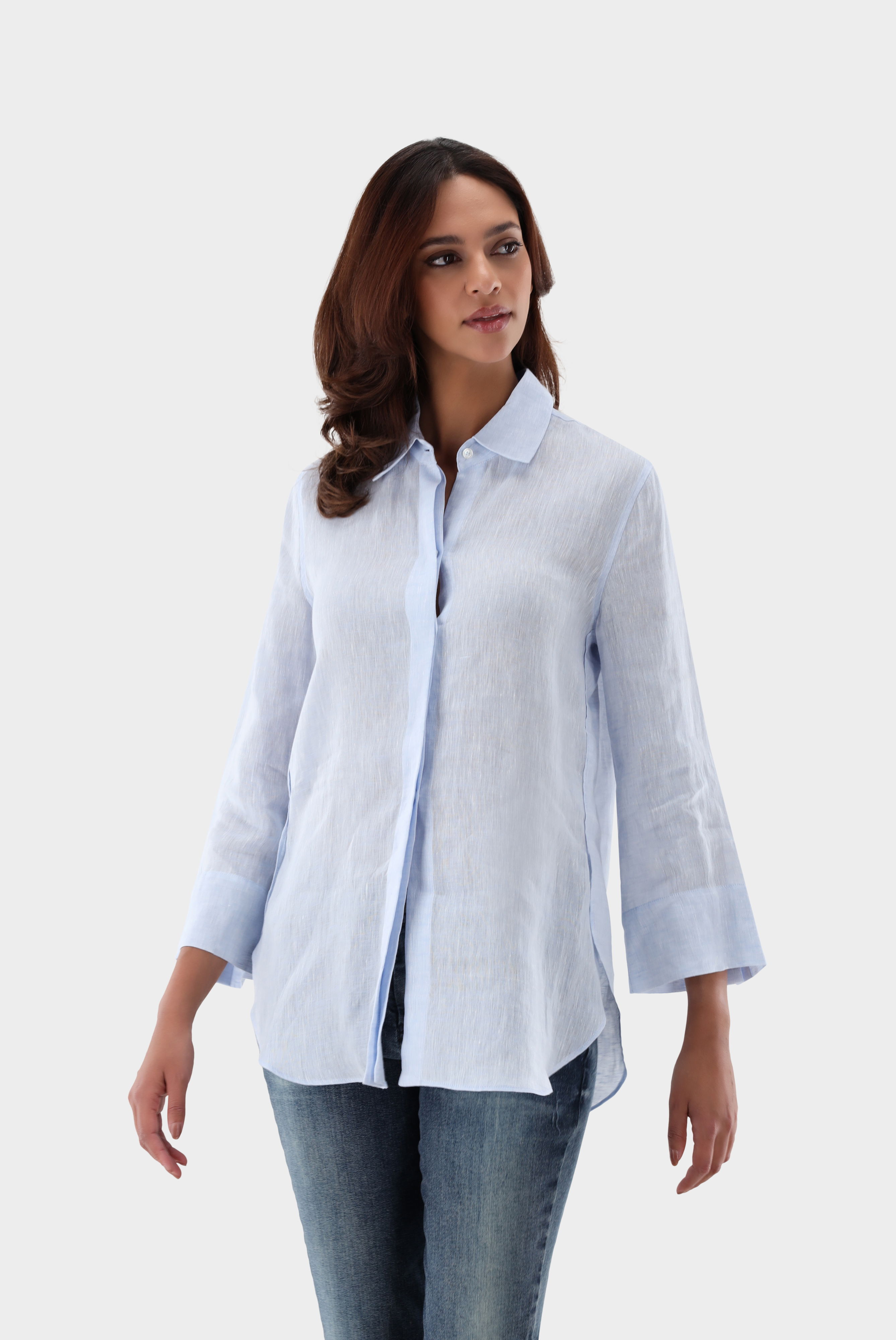 Hemdbluse aus Leinen mit Seitenschlitzen