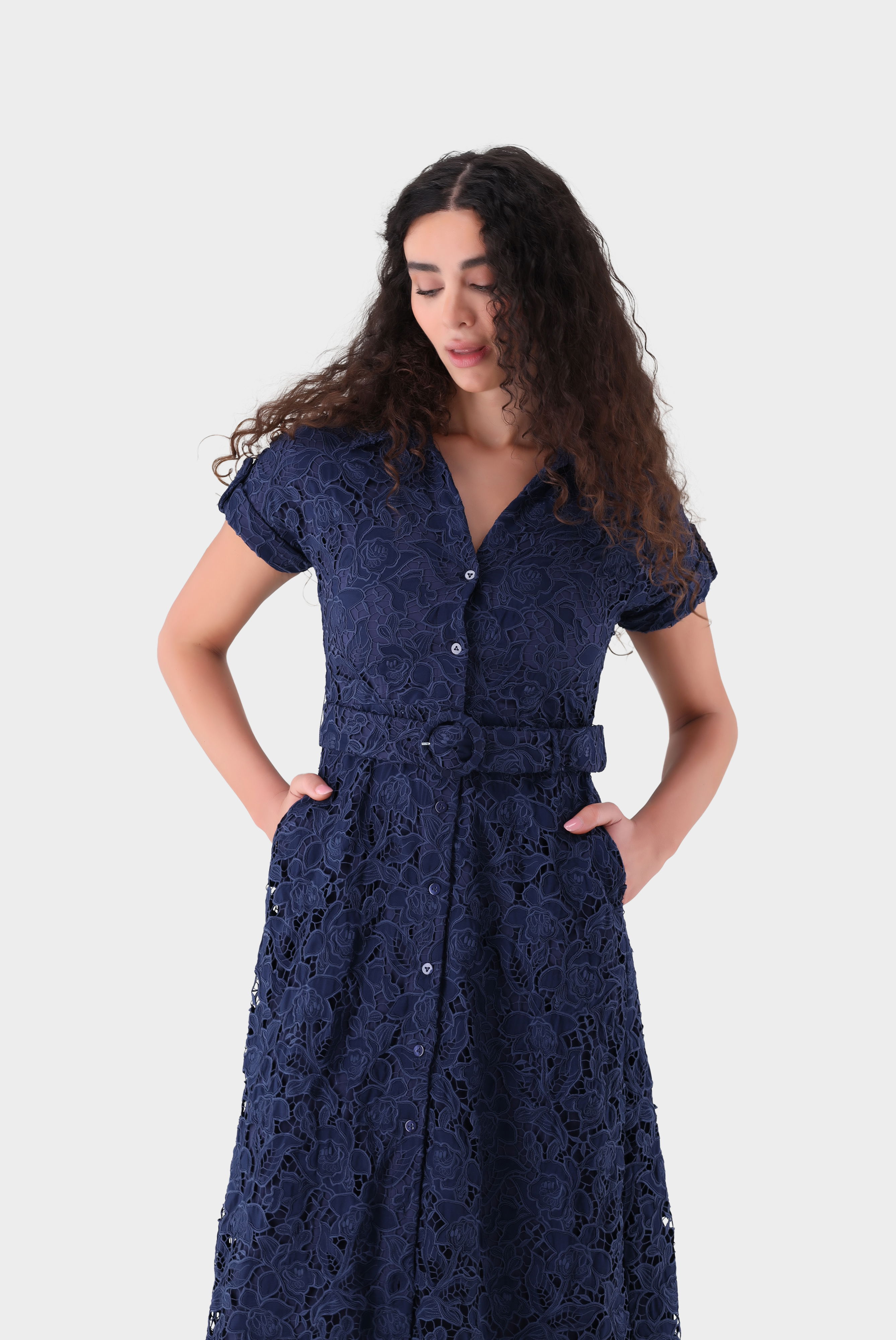 Midi-Hemdblusenkleid aus weicher Spitze