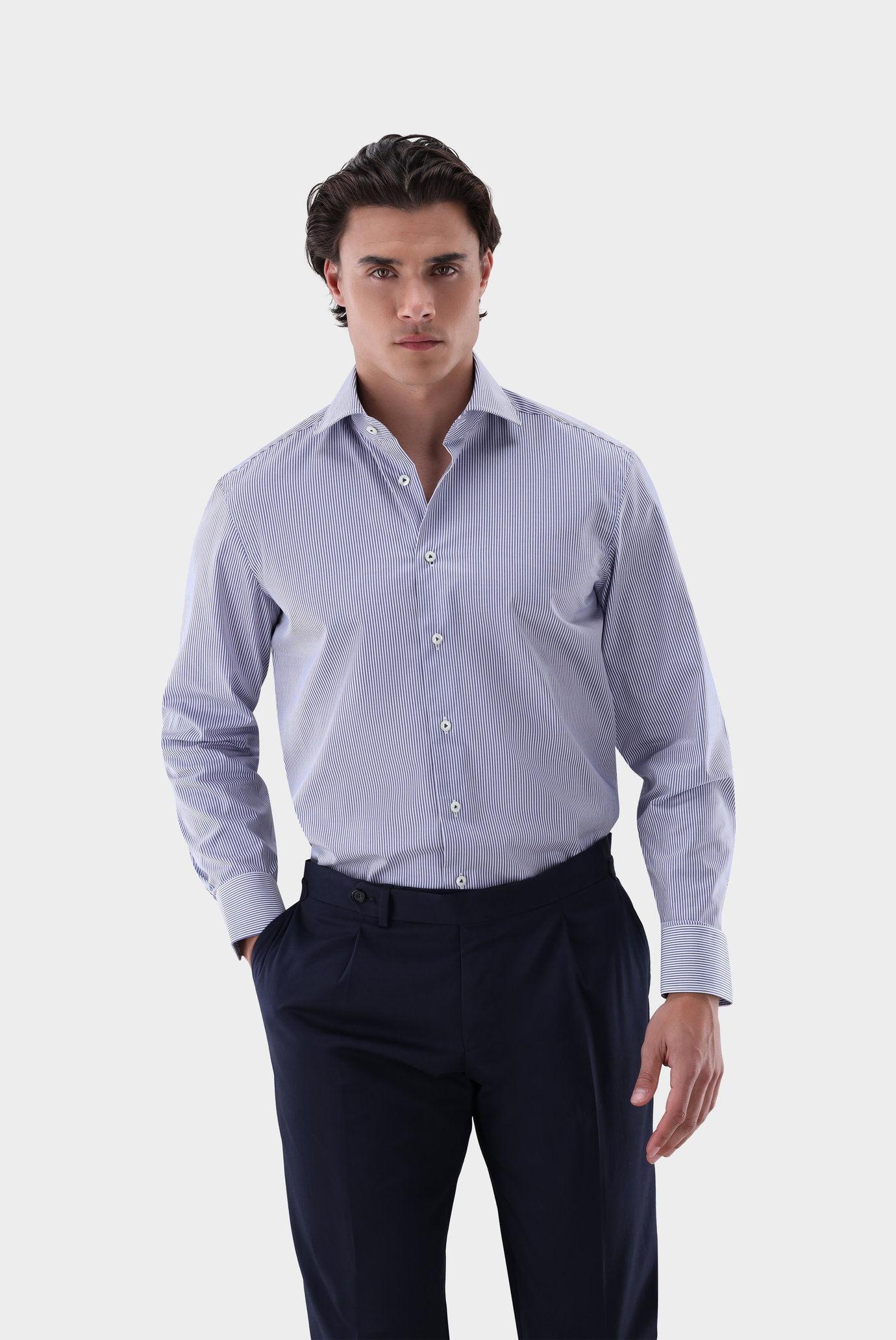 Áo sơ mi vải fine-twill dáng Tailor Fit