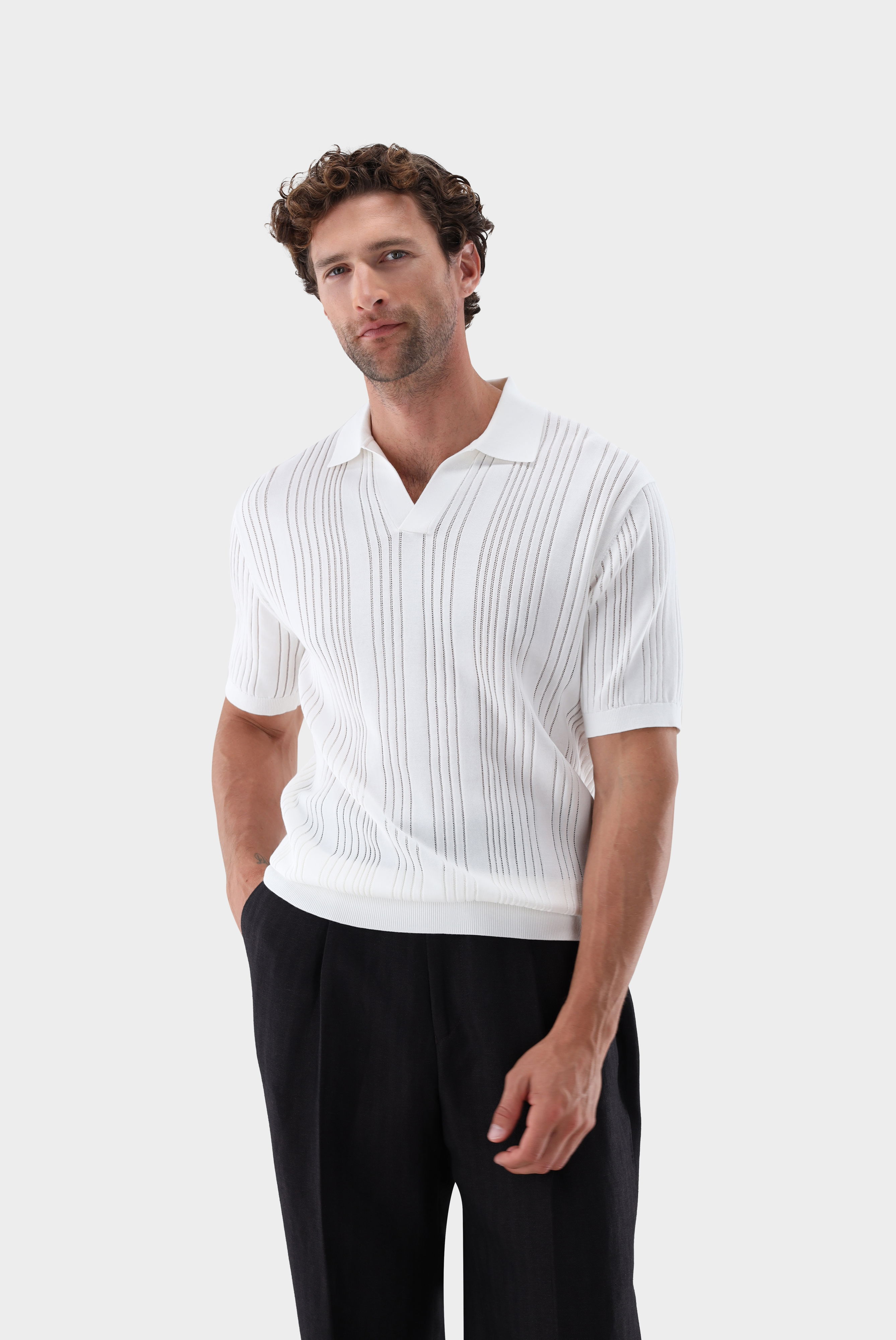V-Neck Poloshirt mit Streifen-Struktur aus Air Cotton